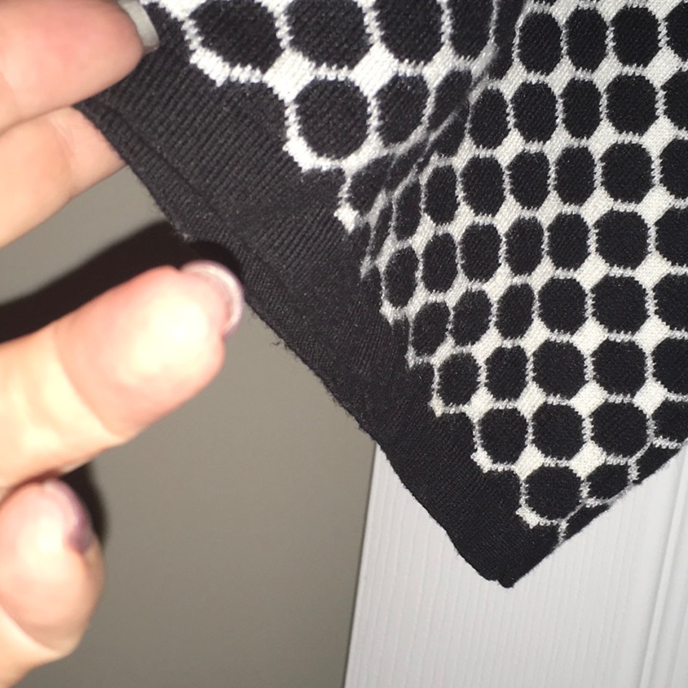 Chico’s Black and White Sweater - Picture 4 of 9